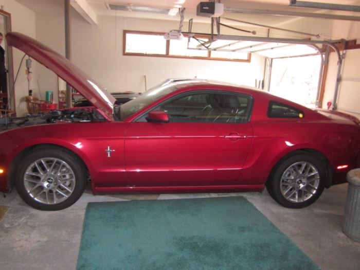2013 RED V6 PONY PACK MUSTANG 2DSD ONLY 12,000 MILES!! MINT LIKE NEW CONDITION GARAGED