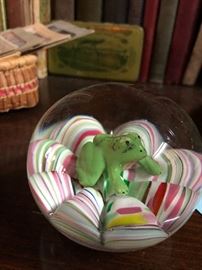 Ok, this is just one of those cute Joe St. John paperwieghts that’s really hoppin you’ll take him home.