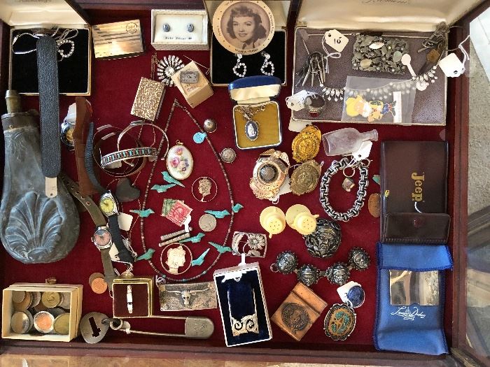 Still filling up up the trinket case