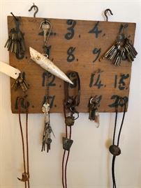 Wonderful vintage display for trinkets and treasures
