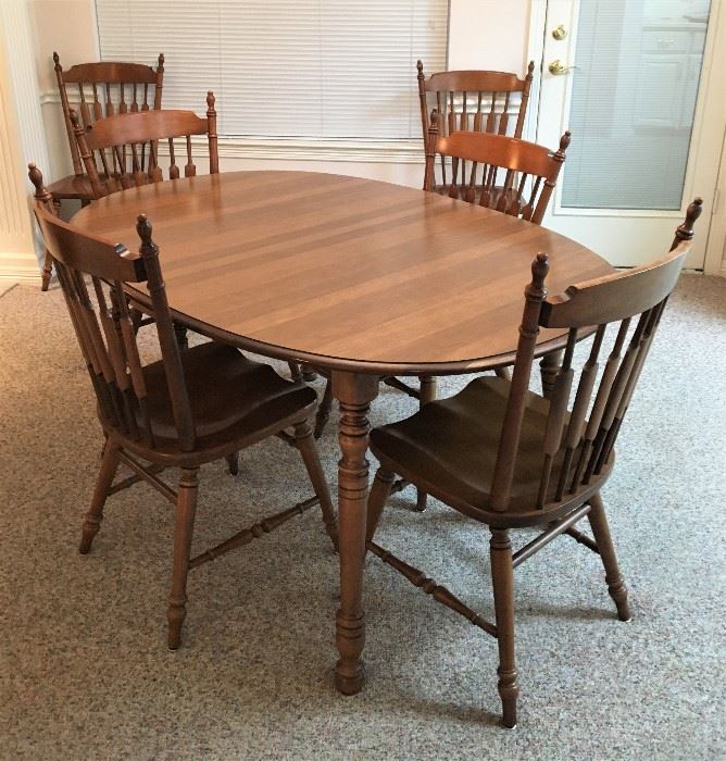 WONDERFUL TELL CITY CHAIR COMPANY DINING TABLE WITH 8 CHAIRS, TWO LEAFS 