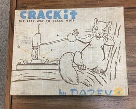 VERY RARE ANTIQUE CRACKit NUT CRACKER BY DAZEY WITH GREEN HANDLE