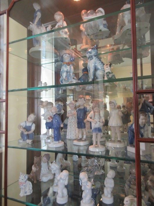 Large collection of B and G. Lladro and Makkum