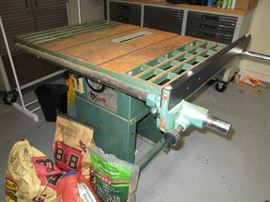 Grizzly 10” 1 ½ hp Contractors table saw G1022