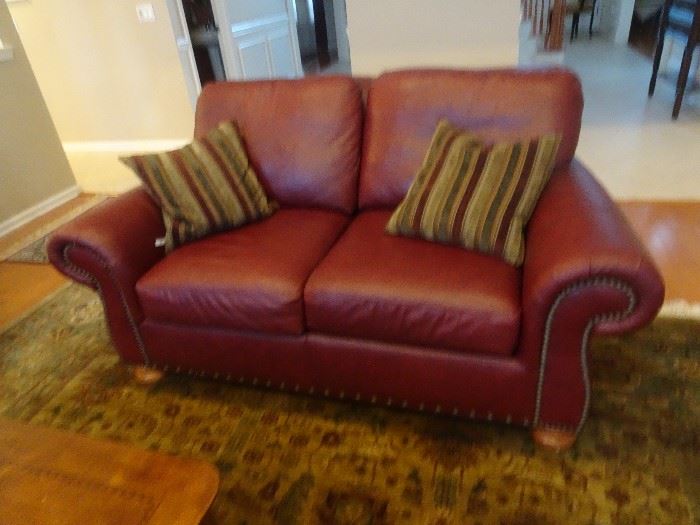 Flex Steel Leather Love Seat 72"L  X  46"D  X 36"h