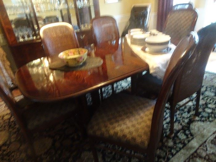 Bernhardt Dining Room Table with 8 Chairs, 2 Leaves -44"W X 78"L X 30"H