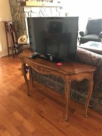 Sofa table/flat screen RCA
