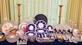Pretties Table w/ Flow Blue China