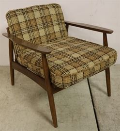 Vintage arm chair by Stanley