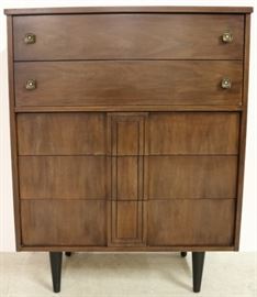 Stanley showroom sample chest of drawers