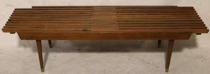 Expandable slat coffee table