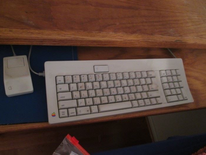 Apple Keyboard & Mouse