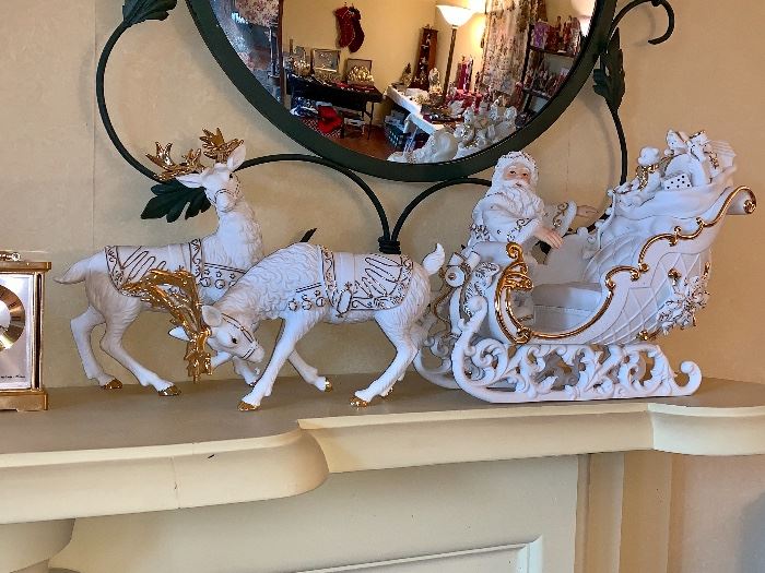  Beautiful white Christmas sled with two  reindeer‘s  W/box