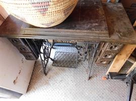 Singer Sewing Machine