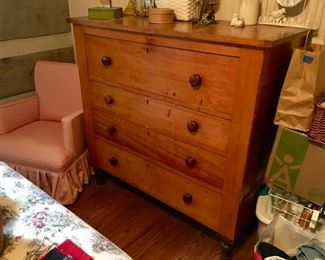 beautiful vintage chest of drawers