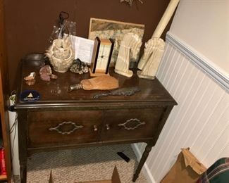 liquor cabinet / sideboard