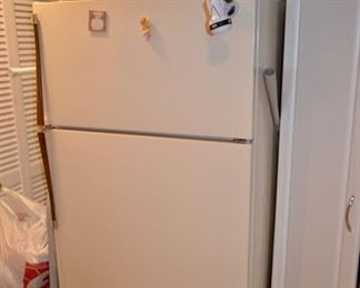 Kenmore refrigerator, turkey roaster