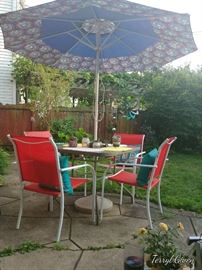 Patio Set With Table & Umbrella