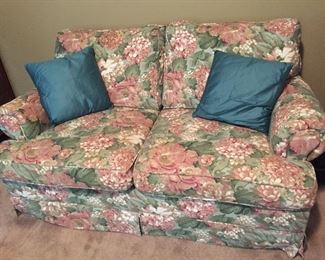 Love Seat(Floral Pattern)