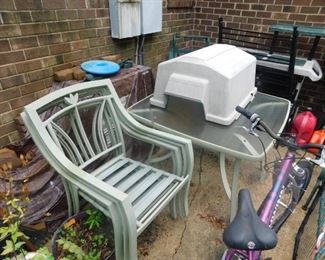 Outdoor Table and Chairs