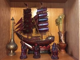 Sampan Rose Wood, Brass Décor, Rose Wood Scholars, Glass Flowers