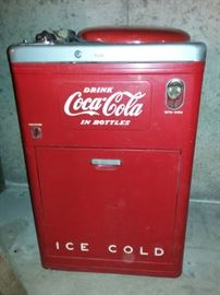 Vintage Coca-Cola Vendo 23 Spin Top Chest Bottle Dispenser Machine Model A23B5K