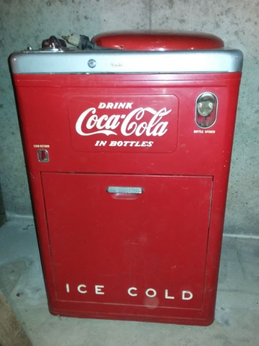 Vintage Coca-Cola Vendo 23 Spin Top Chest Bottle Dispenser Machine Model A23B5K