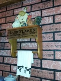 repurposed cheese box makes any shelf an eye-catcher!