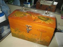 PAINTED MUSHROOM PURSE