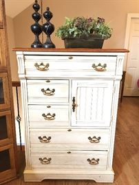 Lexington chest of drawers