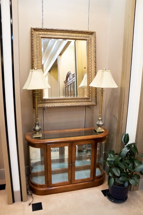 Nice short lighted curio - gorgeous mirror - lamps nice too!  Sweet set!