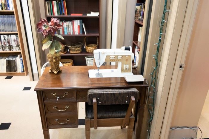 Singer Golden Touch & Sew -works!  Includes cabinet and chair.