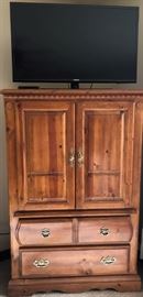 Knotty Pine Bedroom Suite: 4 Poster Bed, Nightstands, Dresser, Armoire, Table Lamps