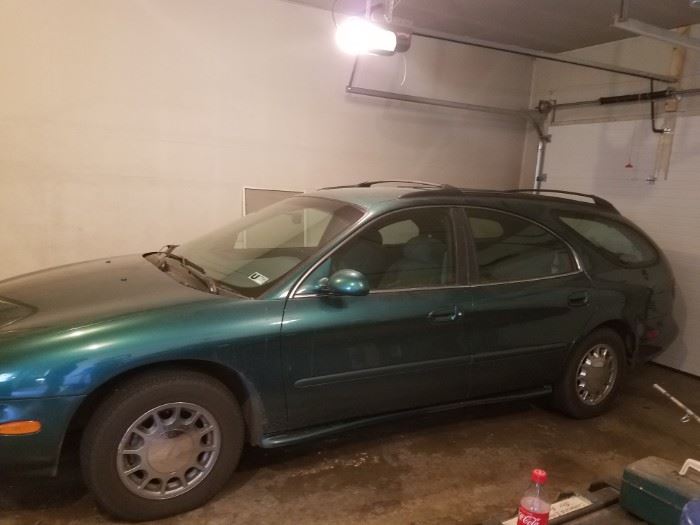 1996 FORD TAURUS WAGON LX 
68,000 MILES.   ONE OWNER 
