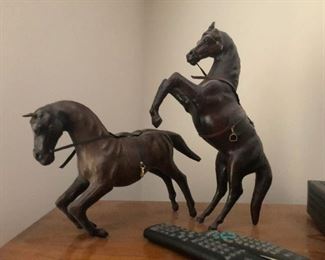 Horse NOT mounting other horse.