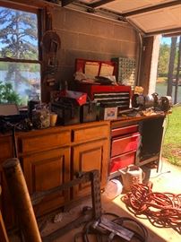 Come get this Craftsman tool box awesomeness!