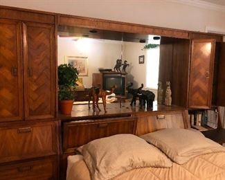 Wow, cool 70s wall unit bedroom bow chika bow bow bow