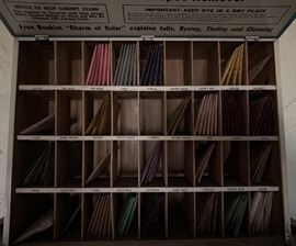 PUTNAM Dye-Tints Drug Store Counter top Display	 