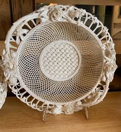 Belleek 4-Strand Round Weave Twig/Rose Sydenham	 