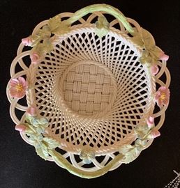 Belleek 4-Strand Round basket Pink Rose