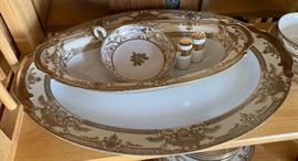 	Noritake Fleurgold 40+ Piece Set	 	
