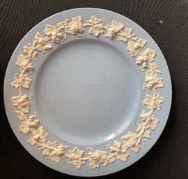 Wedgewood Queensware Cream on Lavender Plate	 