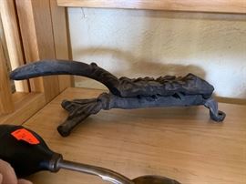 Cast iron Apothecary Cork Press 336