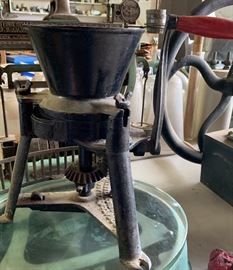 Harris Waterville Grinder Cast Iron	