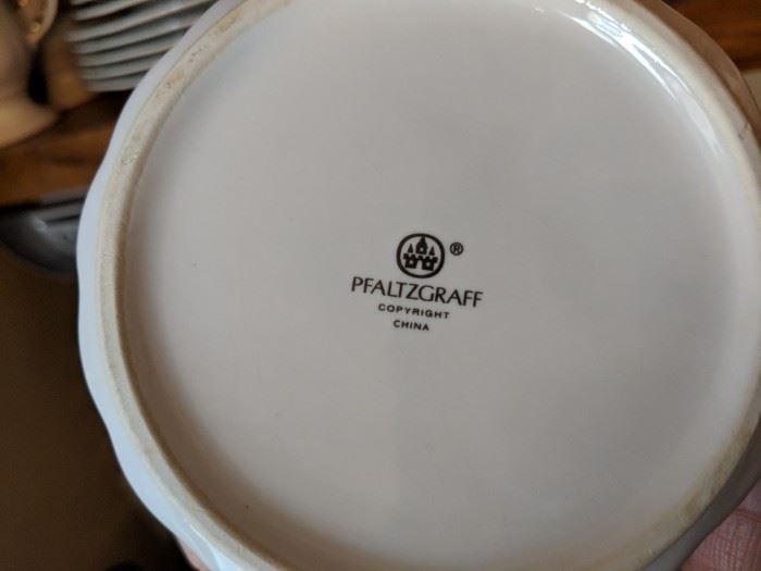 Pfaltzgraff dishes set