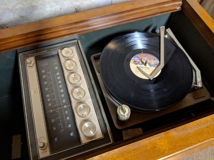 vintage record player 