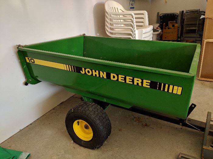 John Deere dump trailer