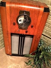 Old Tube Radio...In Need Of Some love...
