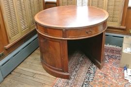 Very rare Round Kneehole desk from the Late 1930's this is impossible to Find and in Great shape, ready to use.Will post more pics $300