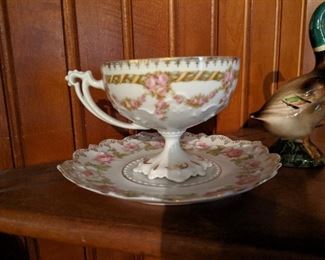 tea cup and saucer 